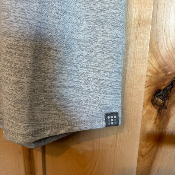 Title Nine Daily Decathalon Tank S Light Gray Strappy Back - Picture 3 of 6